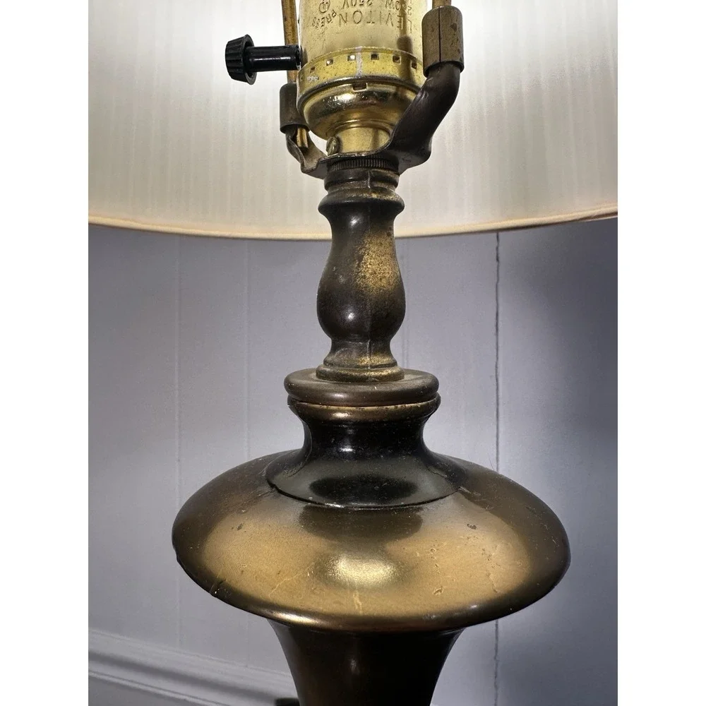 Vintage Hollywood‎ Regency Table Lamp Brass Tone Metal Footed Base Pleated Shade